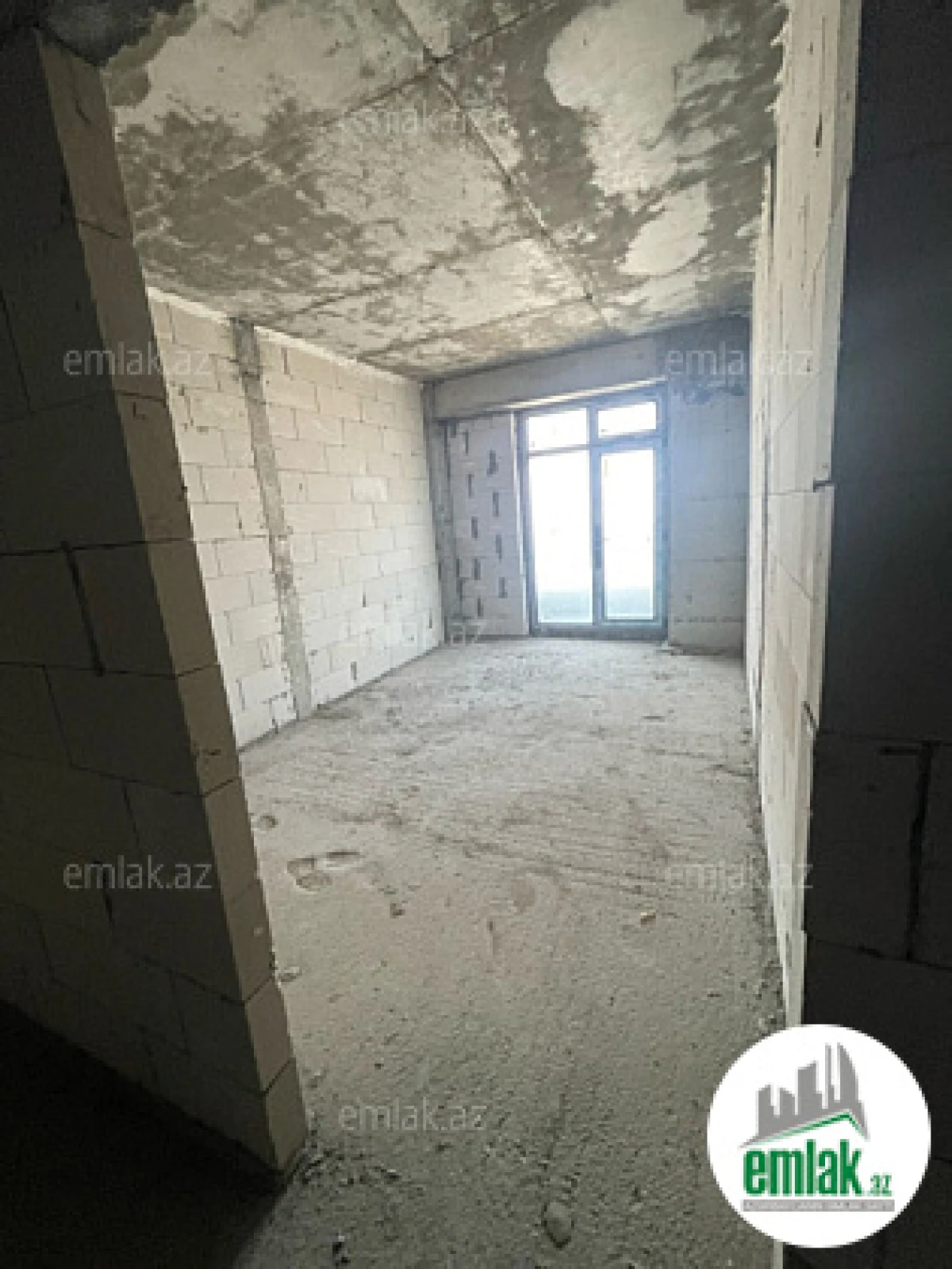 Satılır 3 otaqlı yeni tikili 90 m²