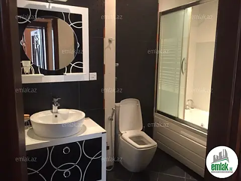 Satılır 3 otaqlı yeni tikili 125 m²