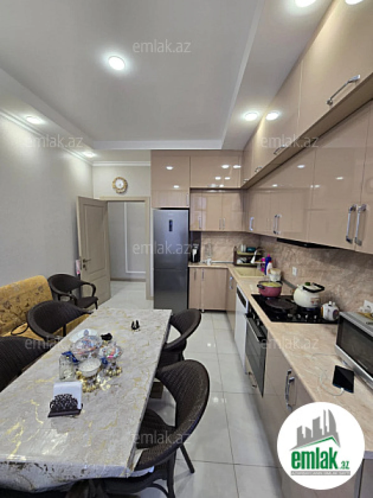 Satılır 2 otaqlı yeni tikili 82.5 m²
