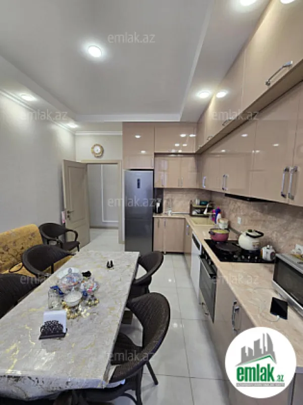 Satılır 2 otaqlı yeni tikili 82.5 m²