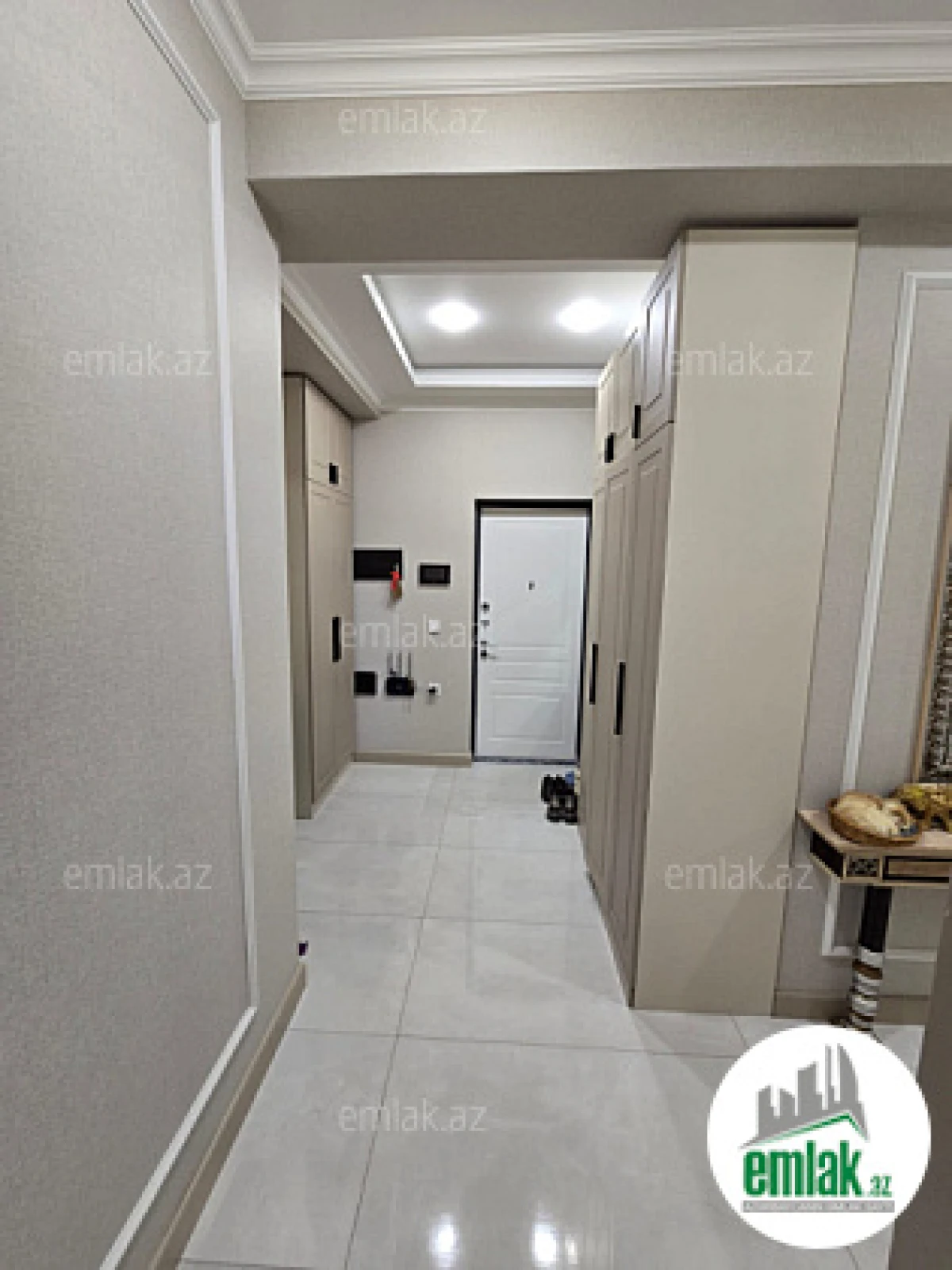 Satılır 2 otaqlı yeni tikili 82.5 m²