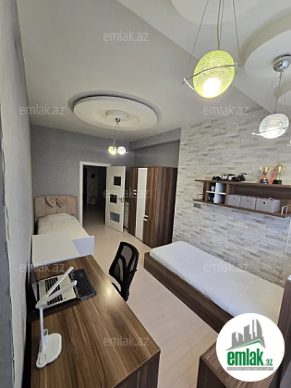 Satılır 3 otaqlı yeni tikili 130 m²