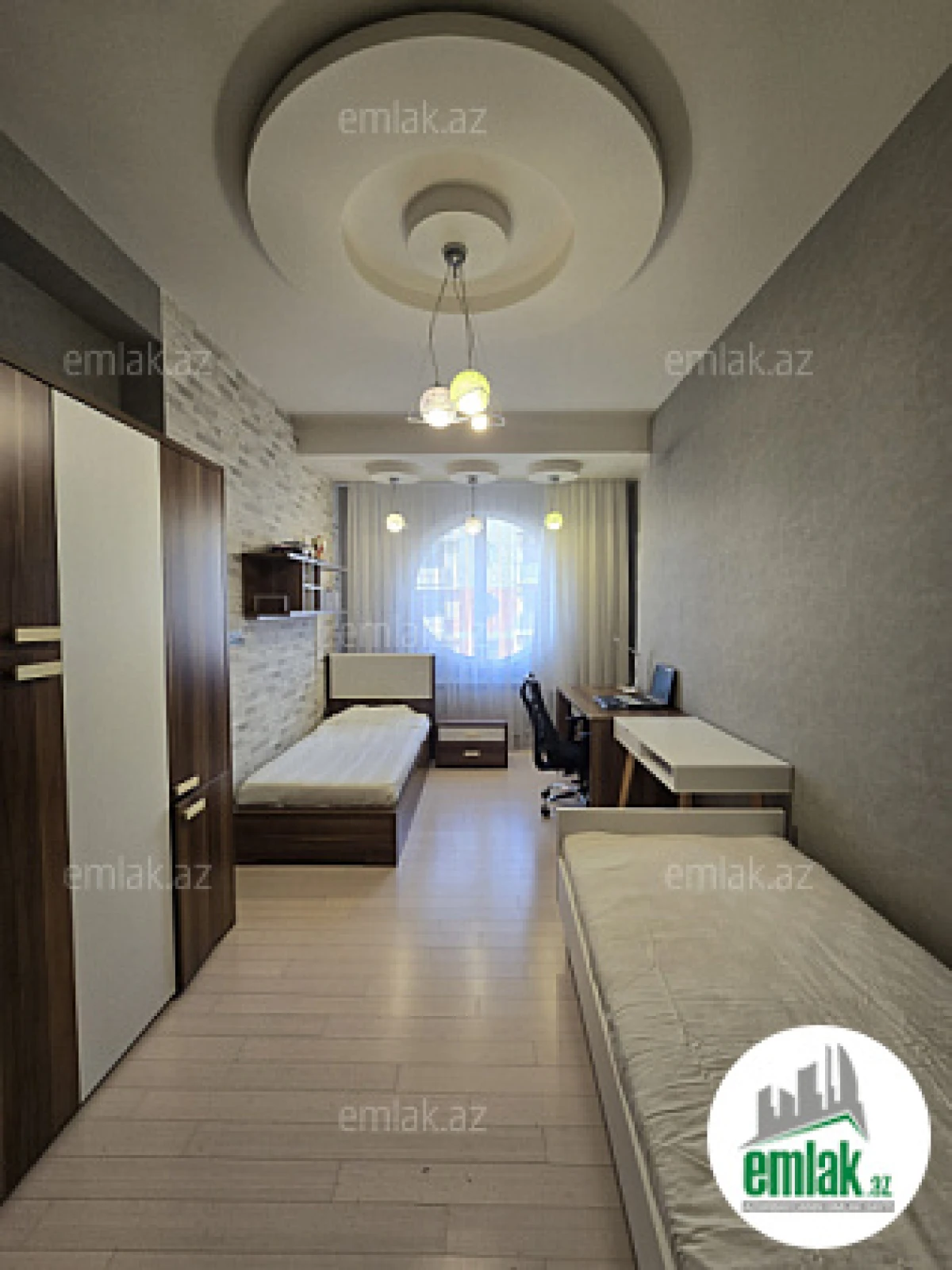 Satılır 3 otaqlı yeni tikili 130 m²