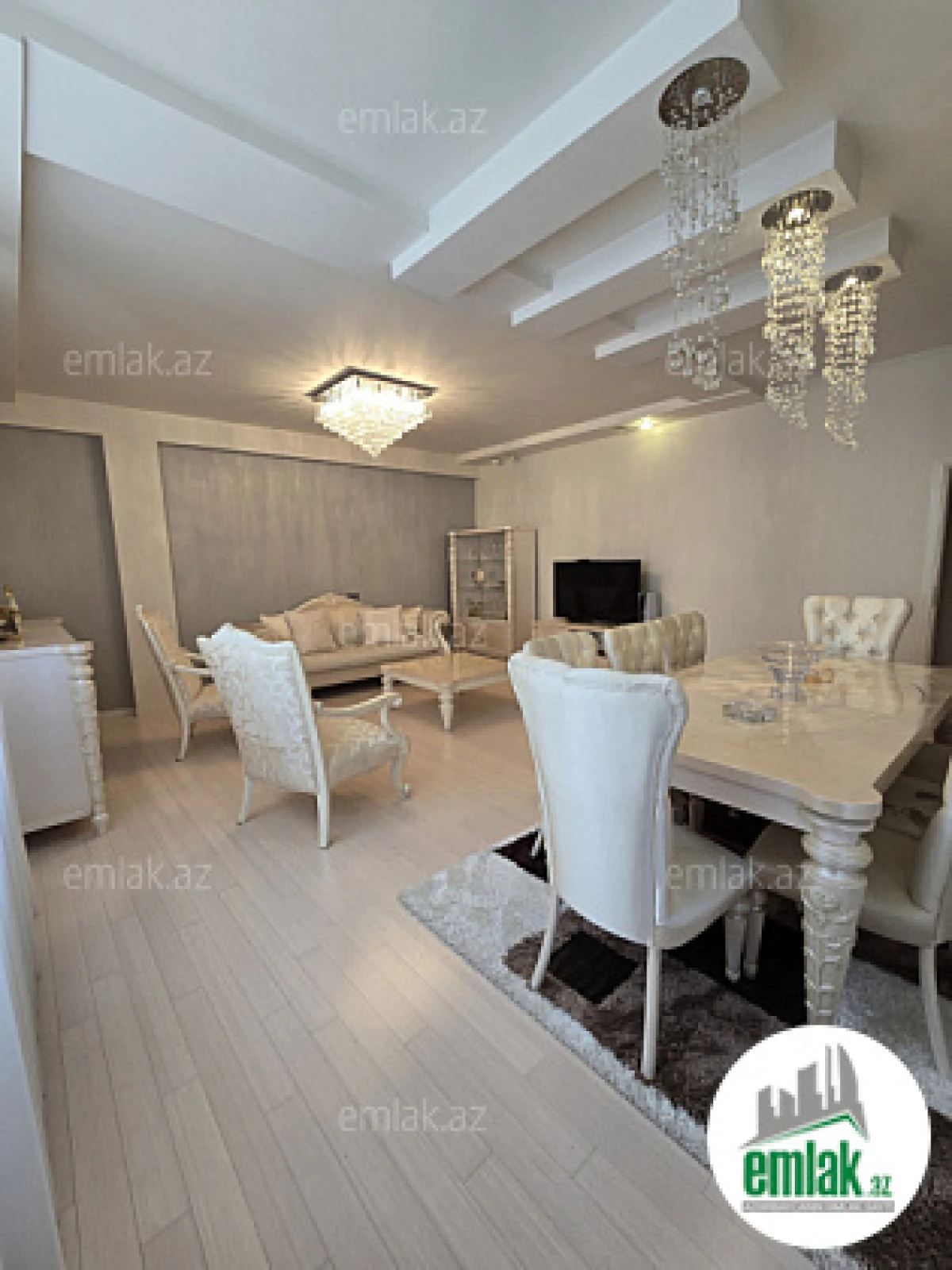 Satılır 3 otaqlı yeni tikili 130 m²