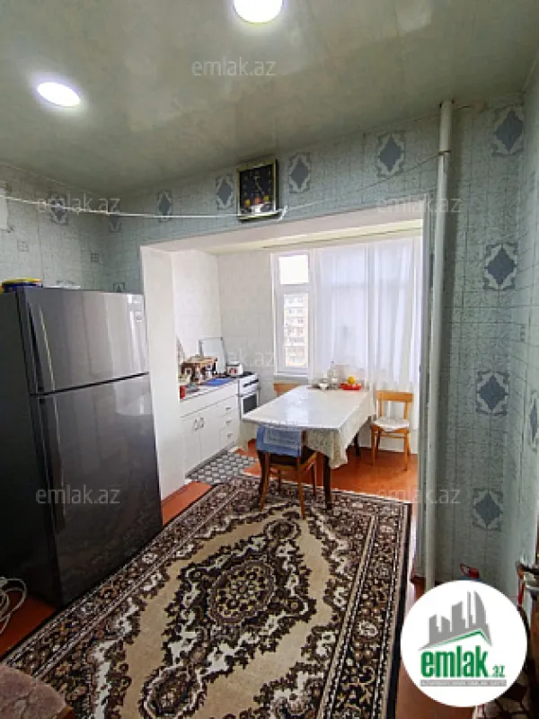 Satılır 4 otaqlı köhnə tikili 95 m²