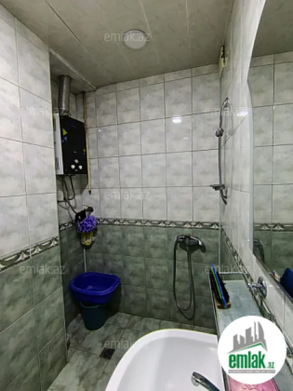 Satılır 4 otaqlı köhnə tikili 95 m²