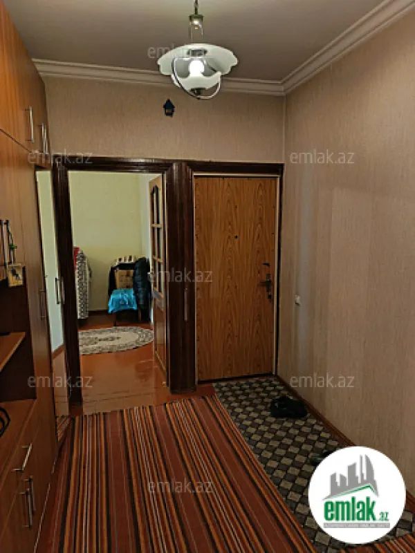 Satılır 4 otaqlı köhnə tikili 95 m²