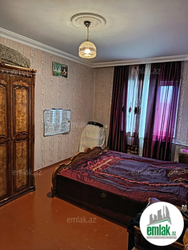 Satılır 4 otaqlı köhnə tikili 95 m²