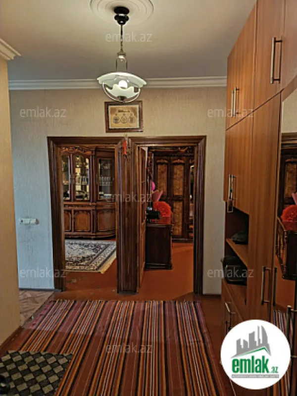 Satılır 4 otaqlı köhnə tikili 95 m²
