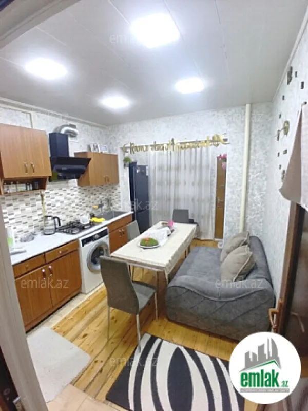 Satılır 2 otaqlı köhnə tikili 61 m²