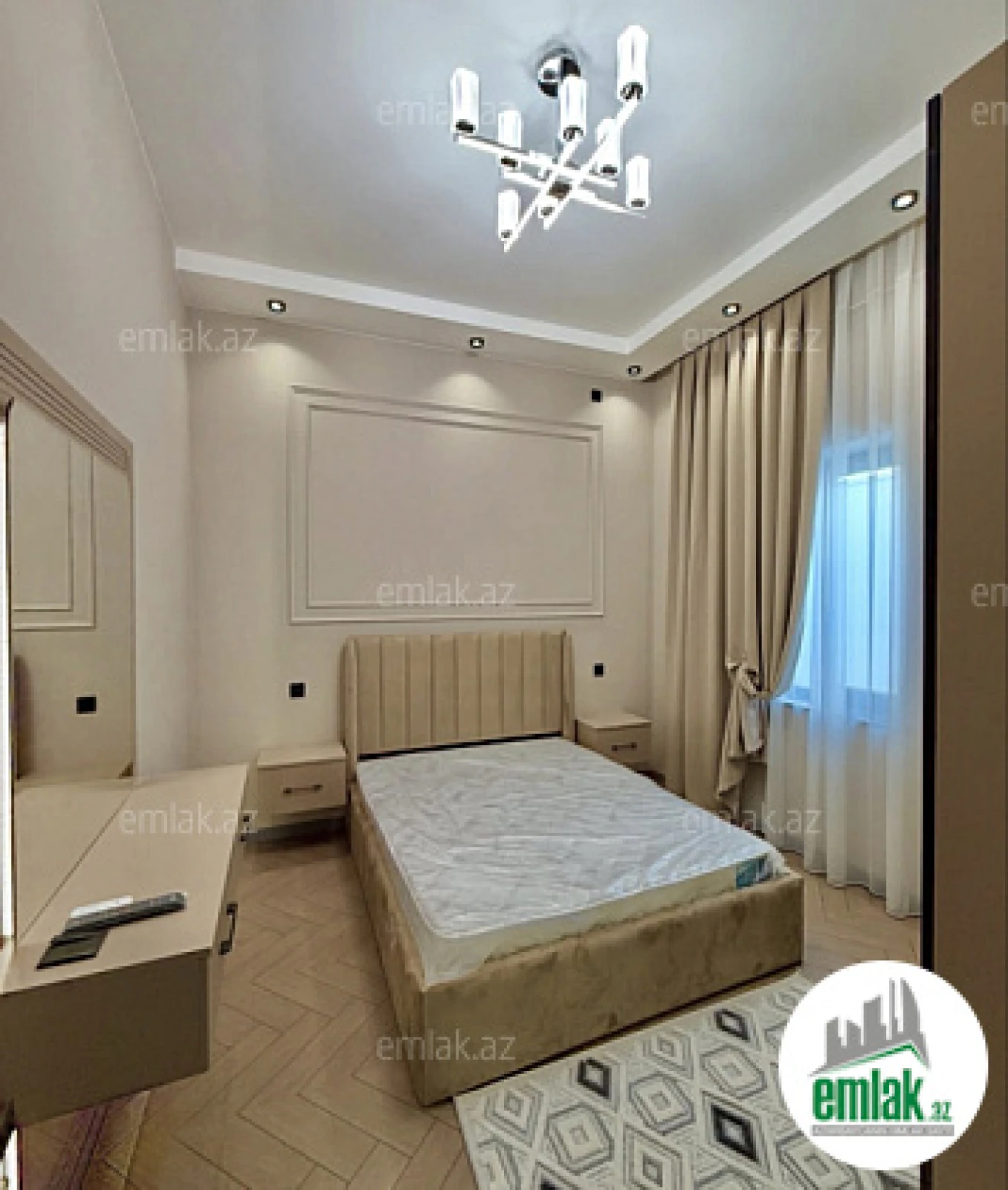 Satılır 4 otaqlı mənzil 150 m²