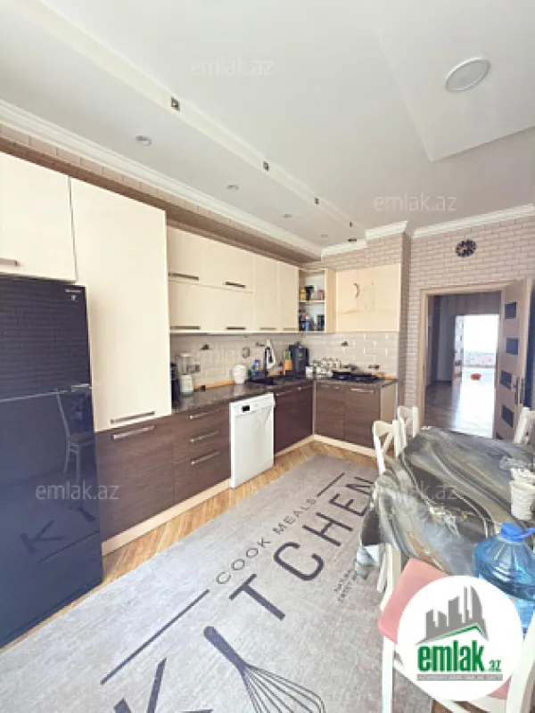 Satılır 4 otaqlı yeni tikili 135 m²