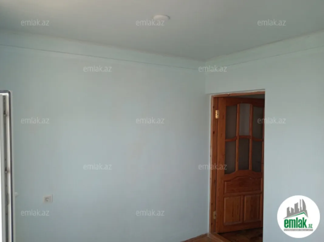 Satılır 3 otaqlı köhnə tikili 38 m²