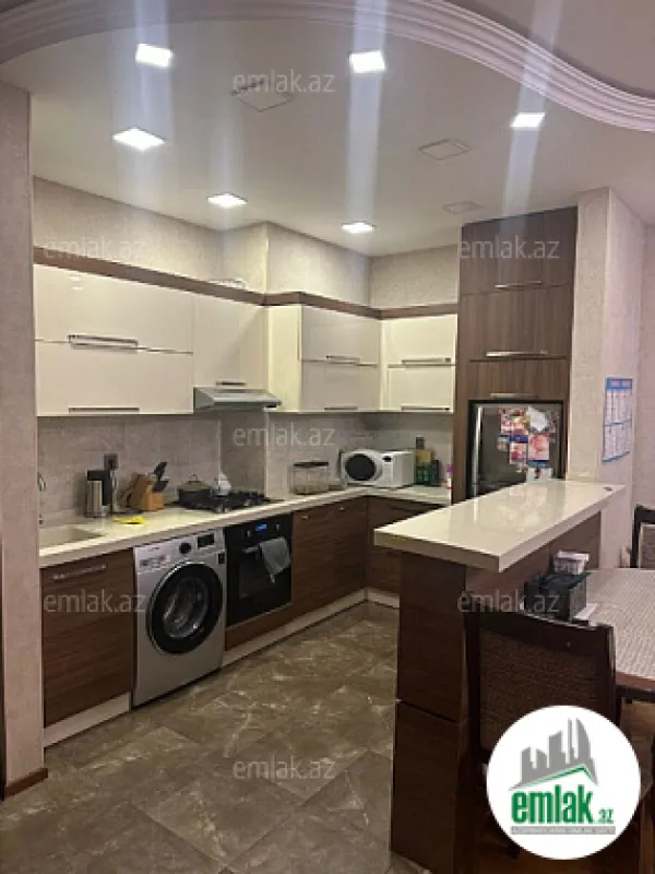 Satılır 3 otaqlı yeni tikili 80 m²