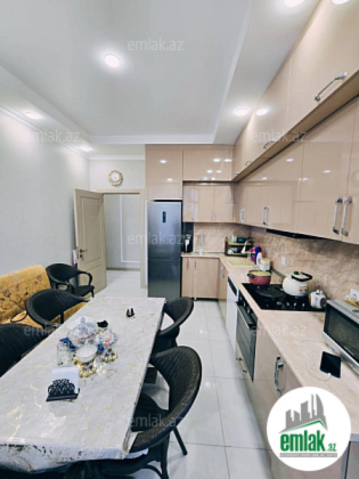 Satılır 2 otaqlı yeni tikili 82.5 m²