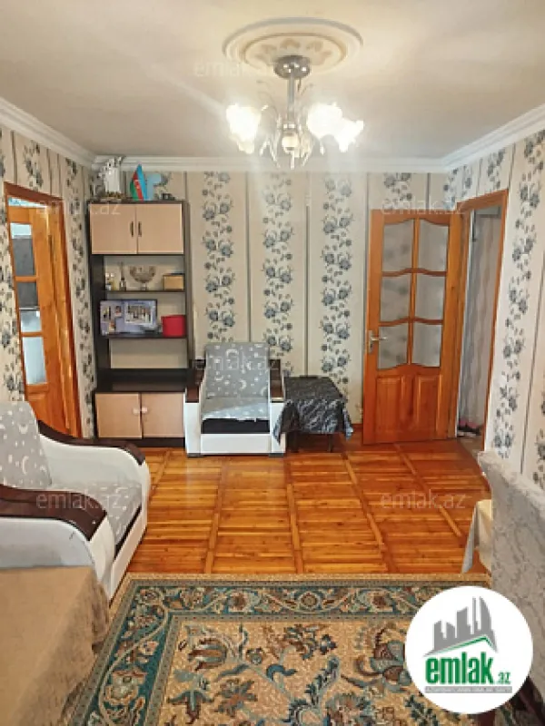 Satılır 2 otaqlı köhnə tikili 50 m²