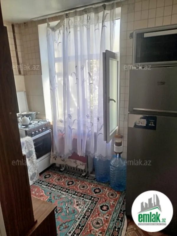 Satılır 2 otaqlı köhnə tikili 50 m²