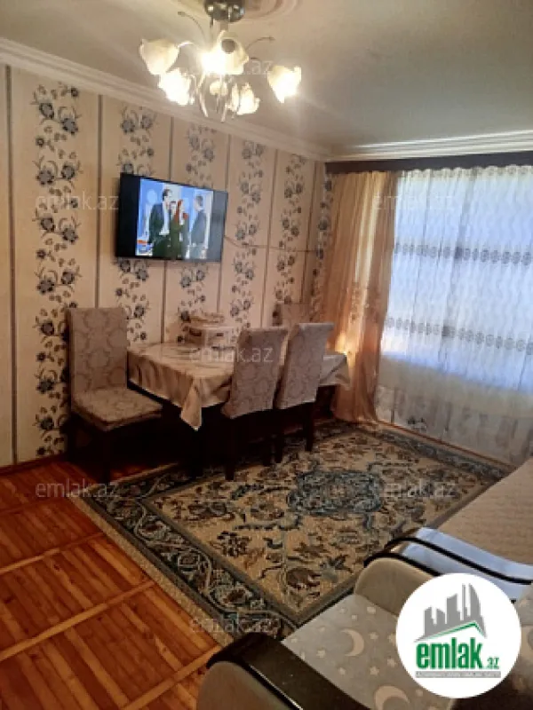 Satılır 2 otaqlı köhnə tikili 50 m²