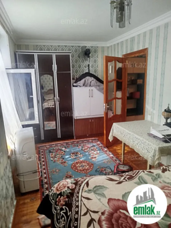 Satılır 2 otaqlı köhnə tikili 50 m²