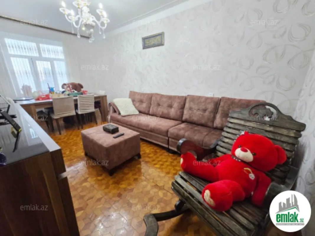 Satılır 3 otaqlı köhnə tikili 90 m²