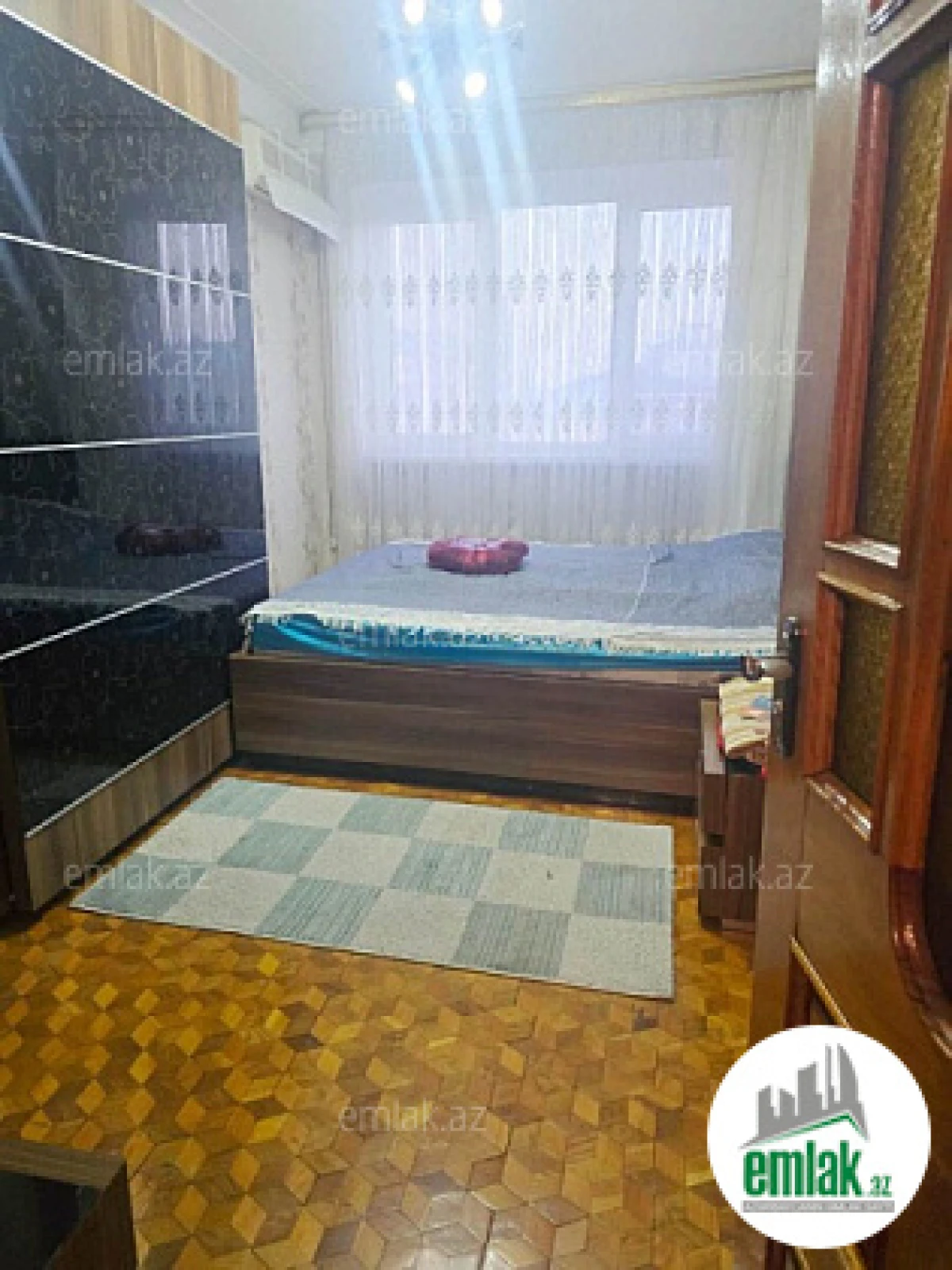 Satılır 3 otaqlı köhnə tikili 90 m²