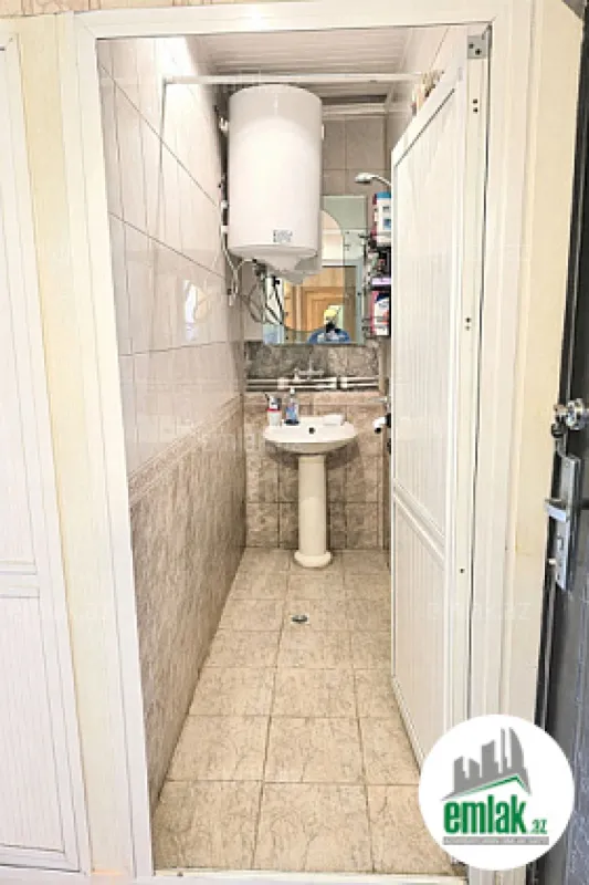 Satılır 2 otaqlı köhnə tikili 68 m²