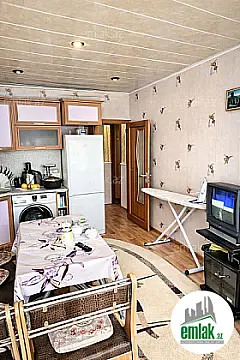 Satılır 2 otaqlı köhnə tikili 68 m²