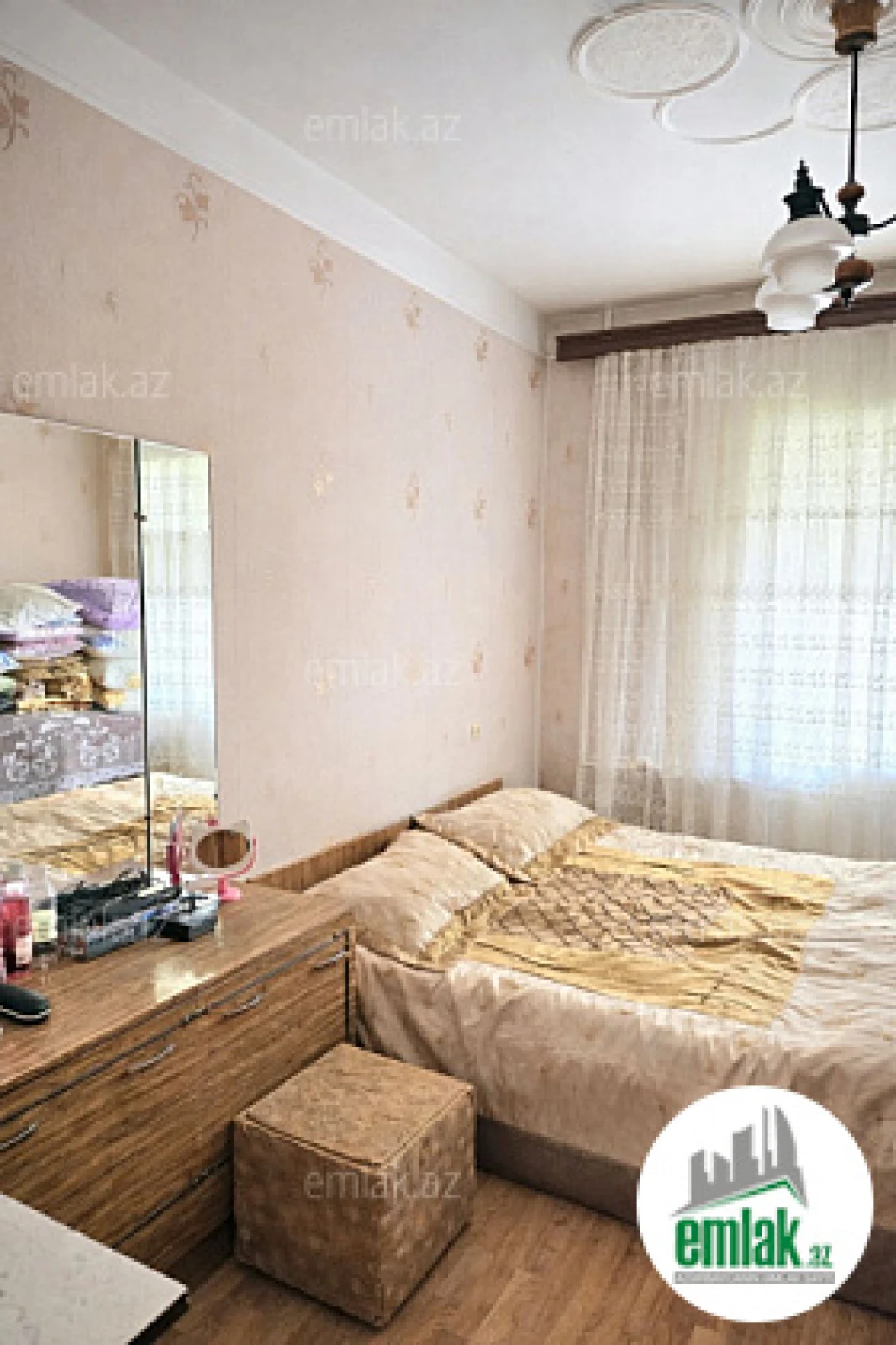 Satılır 2 otaqlı köhnə tikili 68 m²