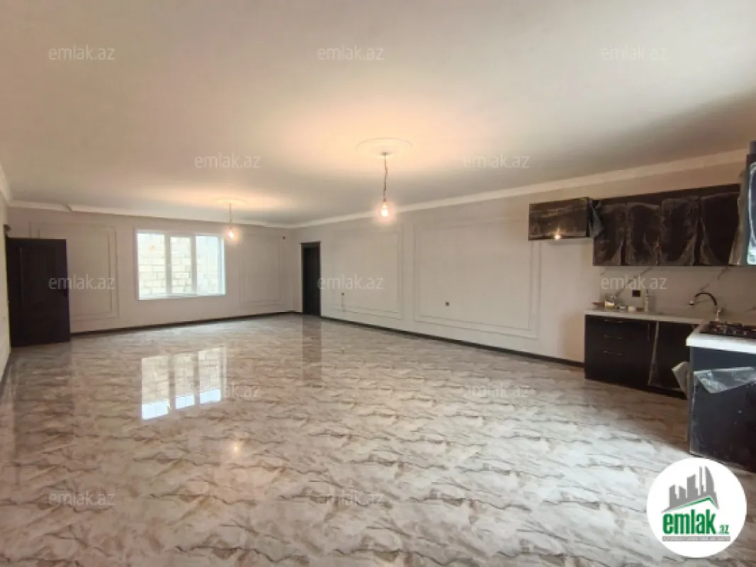 Satılır 6 otaqlı mənzil 306 m²