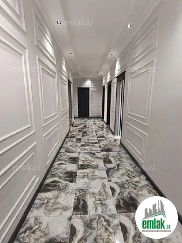 Satılır 6 otaqlı mənzil 306 m²