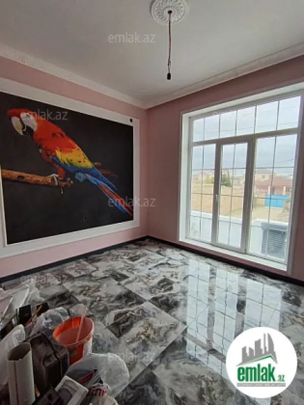 Satılır 6 otaqlı mənzil 306 m²