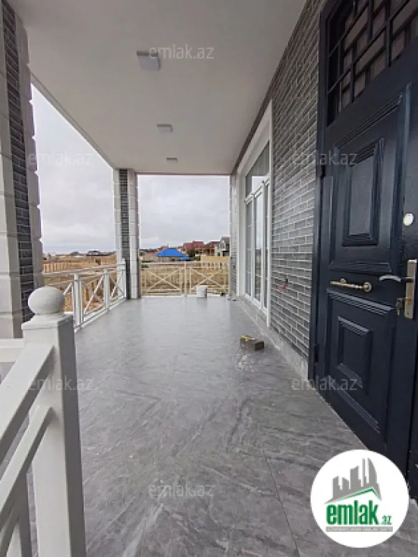 Satılır 6 otaqlı mənzil 306 m²