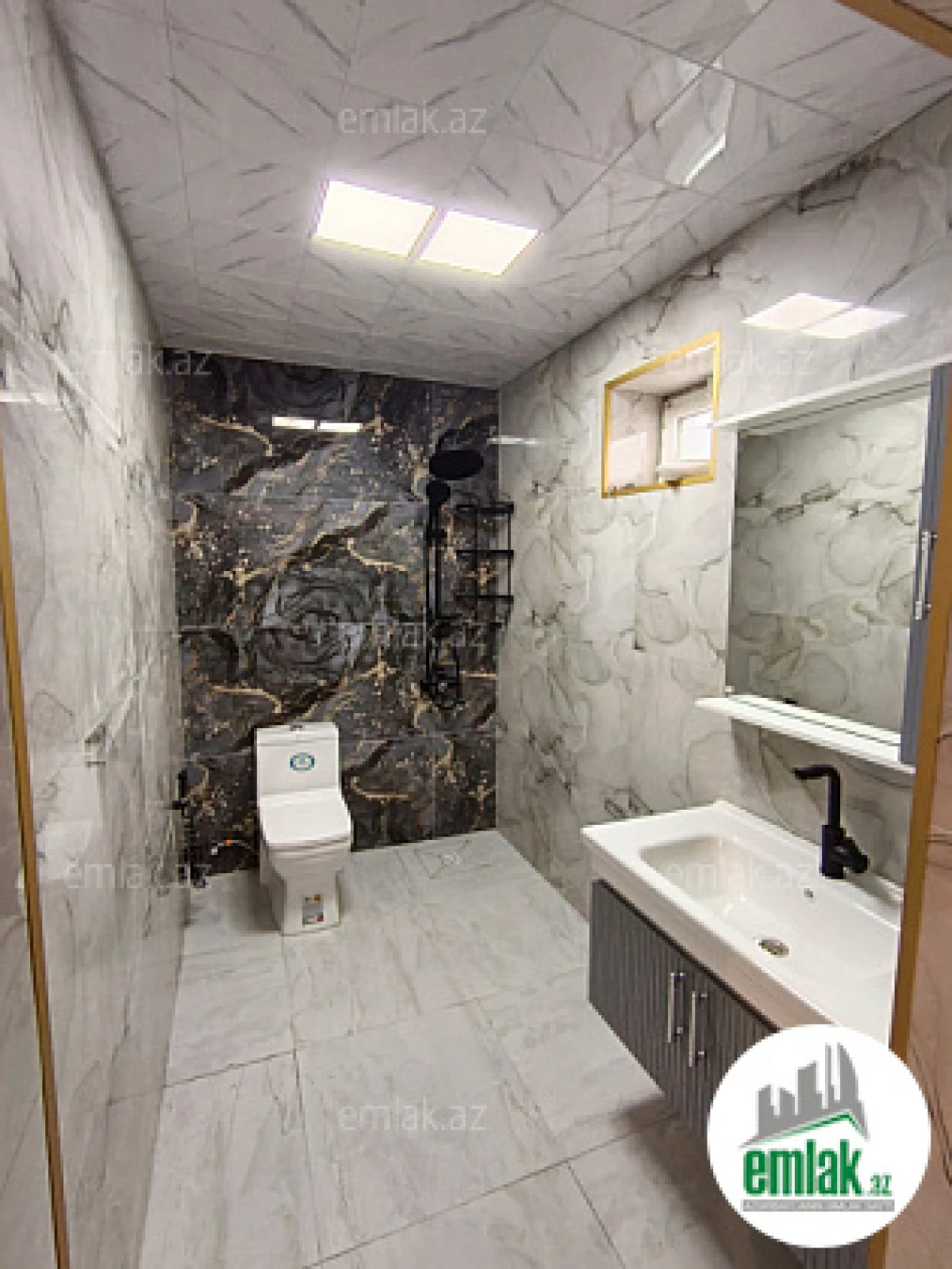 Satılır 6 otaqlı mənzil 306 m²