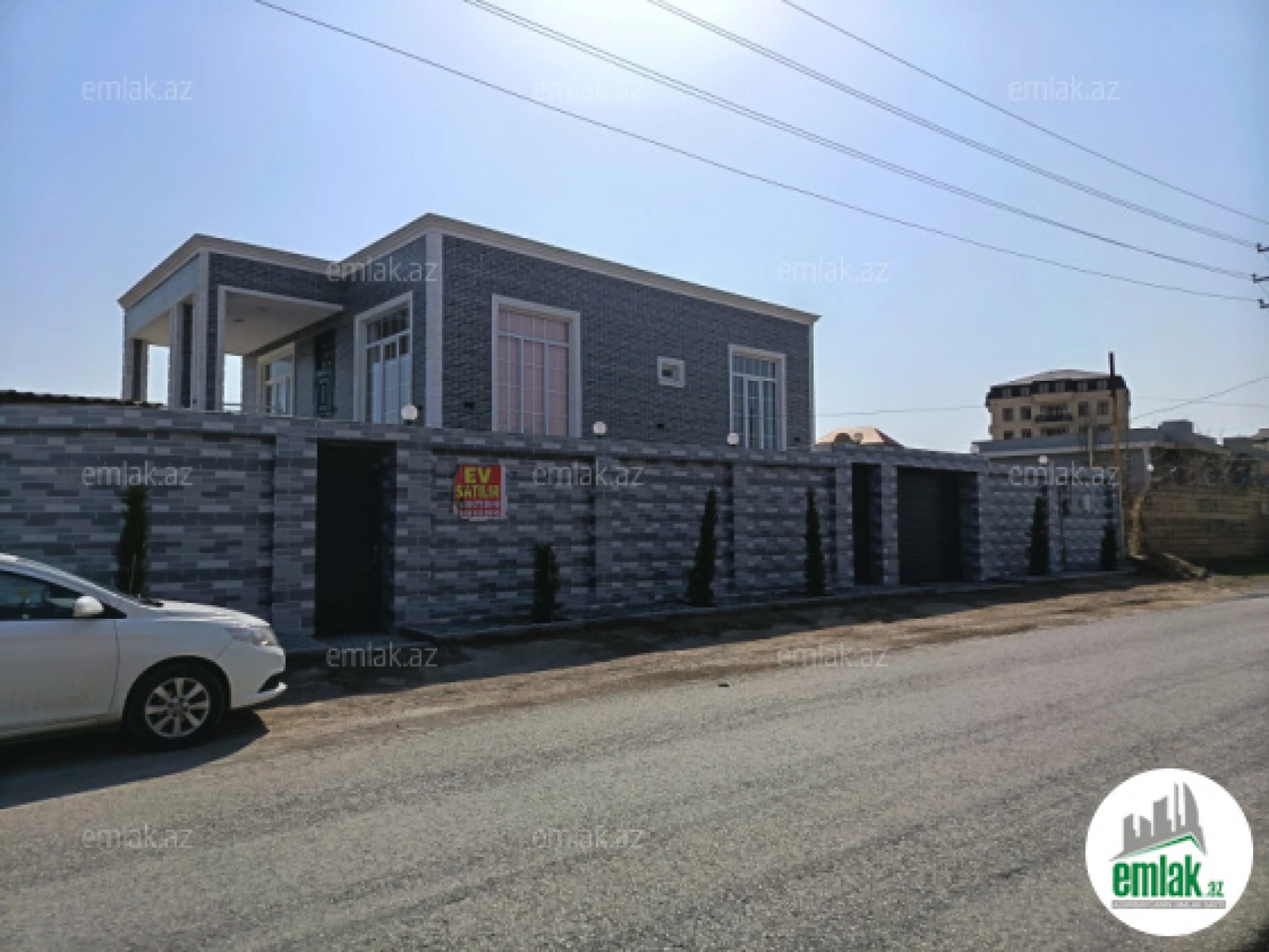 Satılır 6 otaqlı mənzil 306 m²