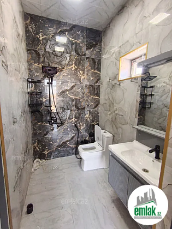 Satılır 6 otaqlı mənzil 306 m²