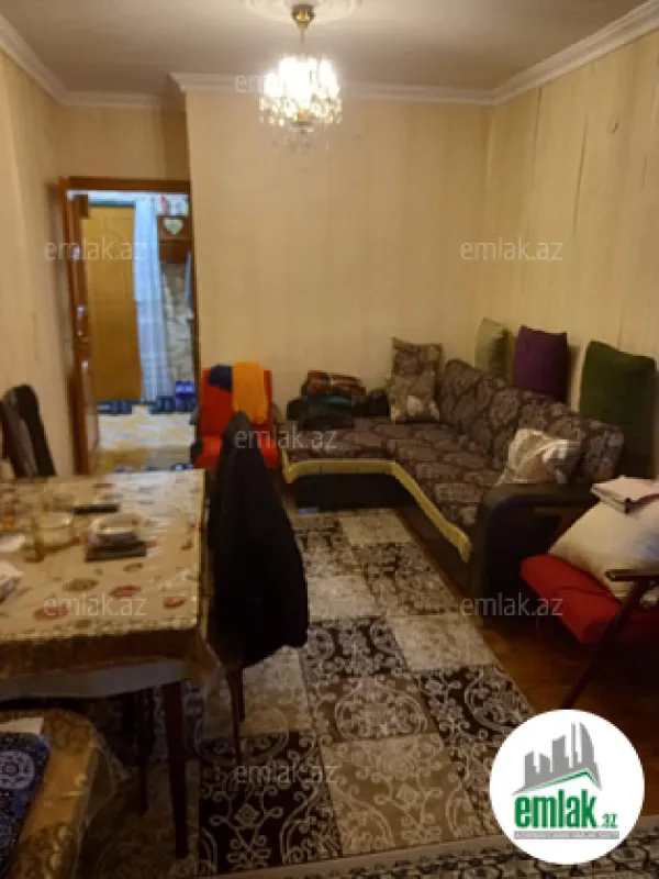Satılır 2 otaqlı köhnə tikili 72 m²