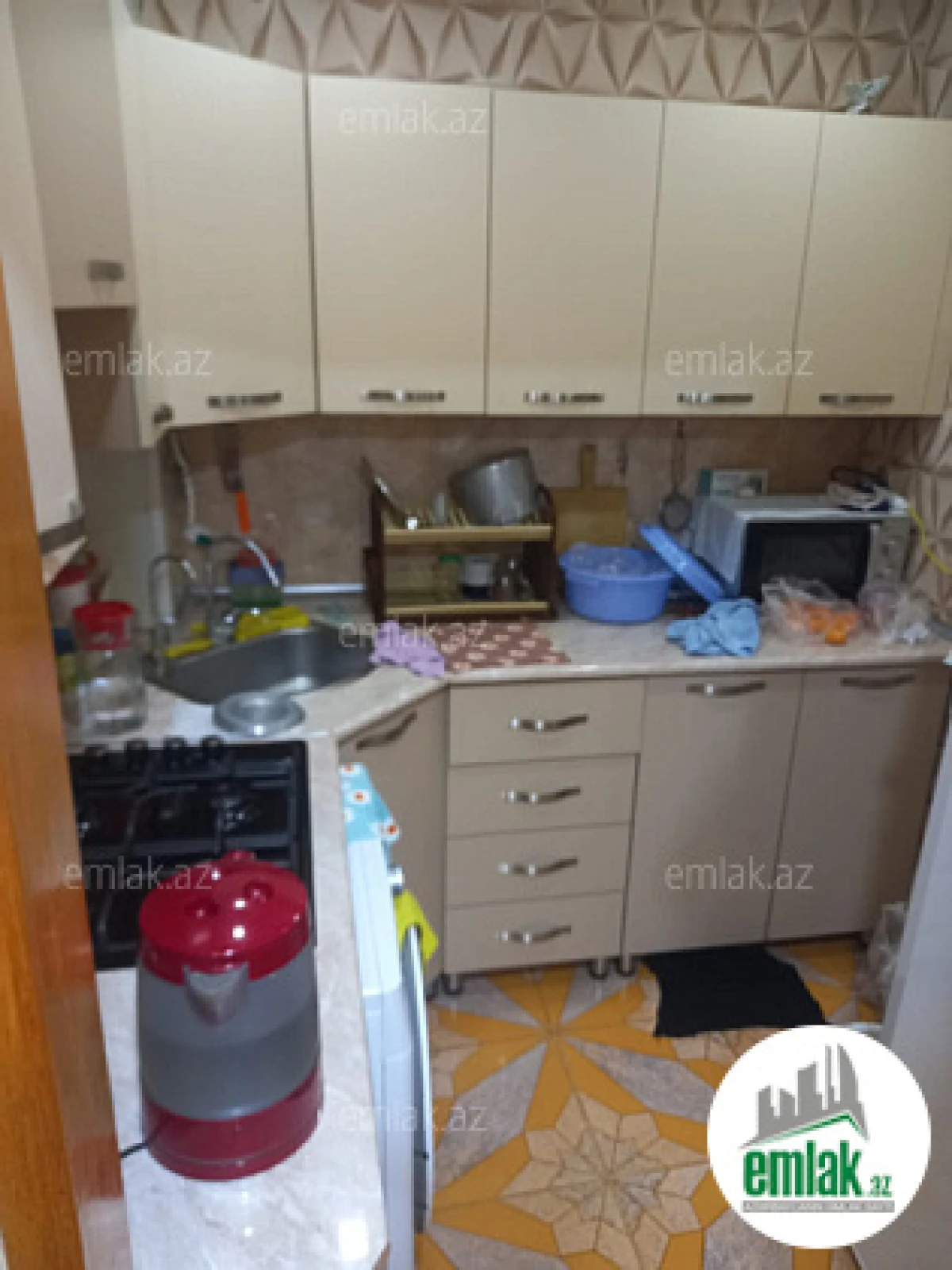 Satılır 2 otaqlı köhnə tikili 72 m²