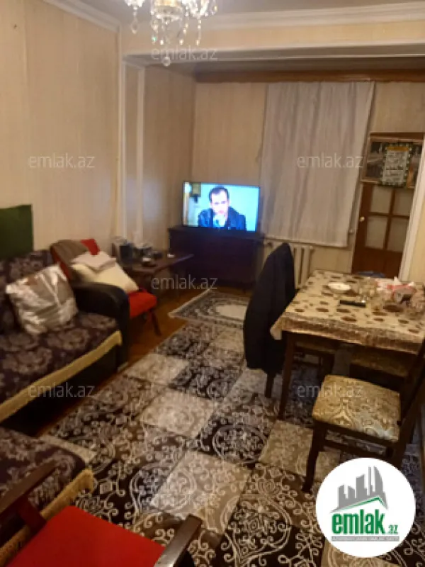 Satılır 2 otaqlı köhnə tikili 72 m²