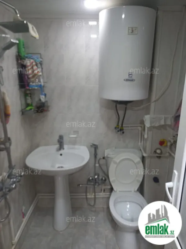 Satılır 2 otaqlı köhnə tikili 72 m²