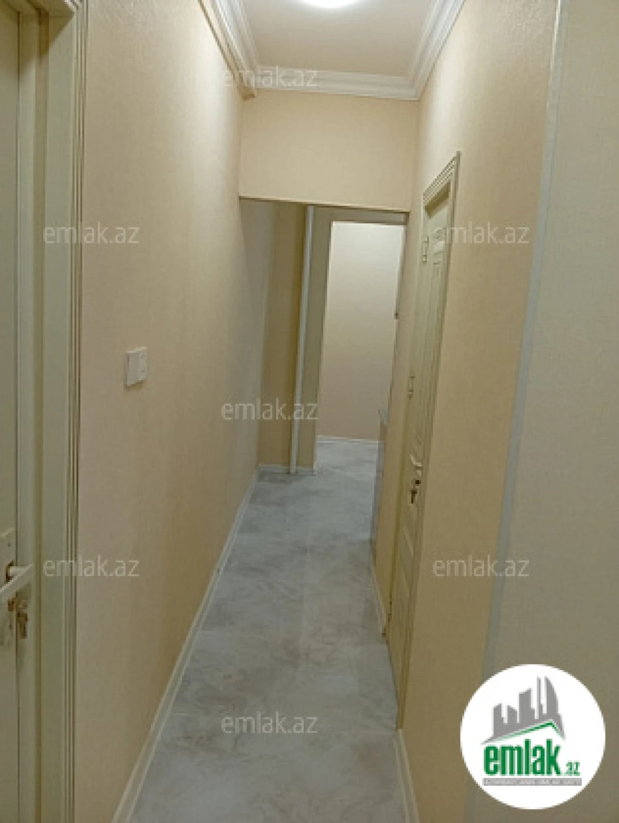 Satılır 2 otaqlı köhnə tikili 75 m²