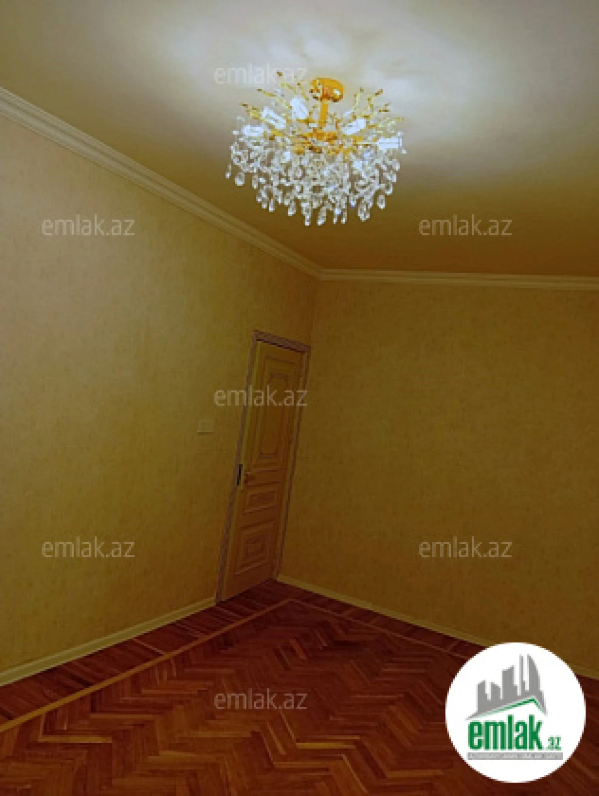 Satılır 2 otaqlı köhnə tikili 75 m²