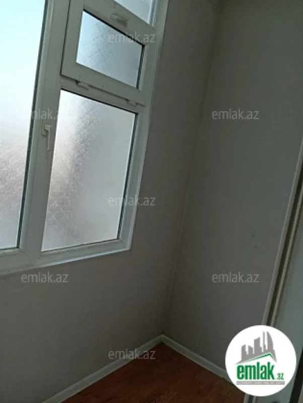 Satılır 2 otaqlı köhnə tikili 75 m²