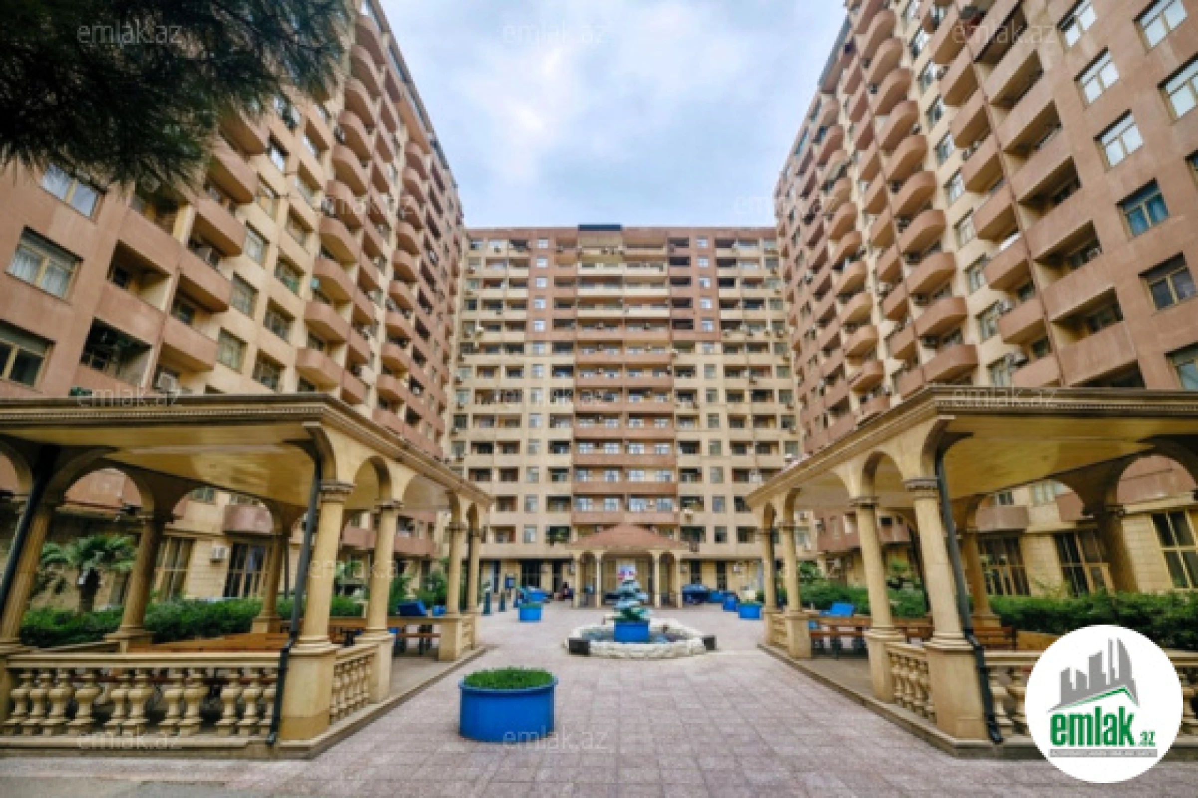 Satılır 4 otaqlı yeni tikili 155 m²