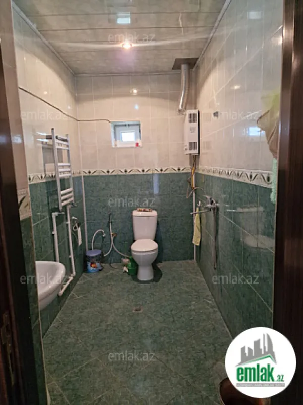 Satılır 6 otaqlı həyət evi 263 m²