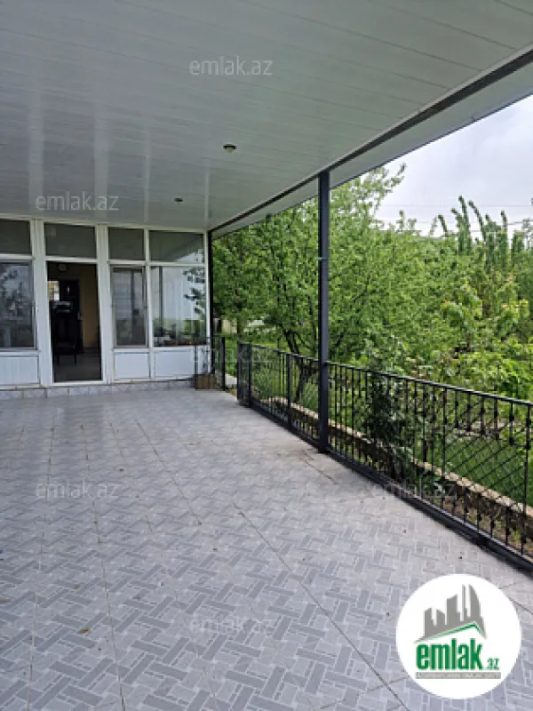 Satılır 6 otaqlı həyət evi 263 m²