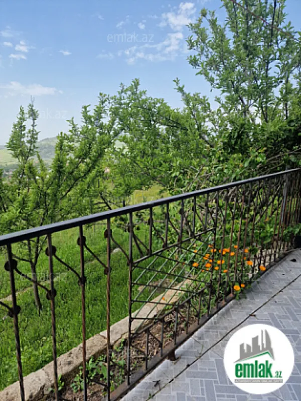 Satılır 6 otaqlı həyət evi 263 m²