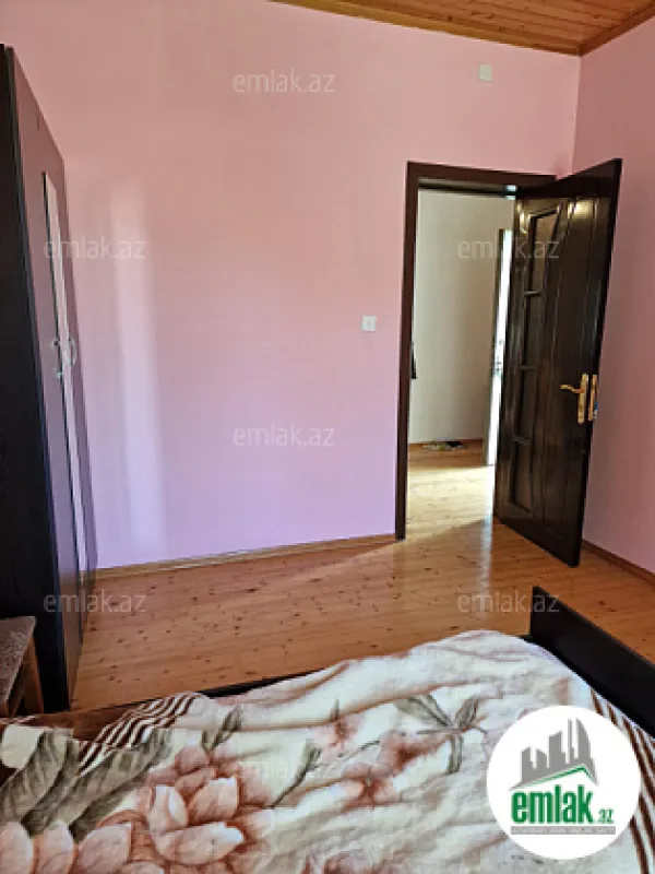 Satılır 6 otaqlı həyət evi 263 m²