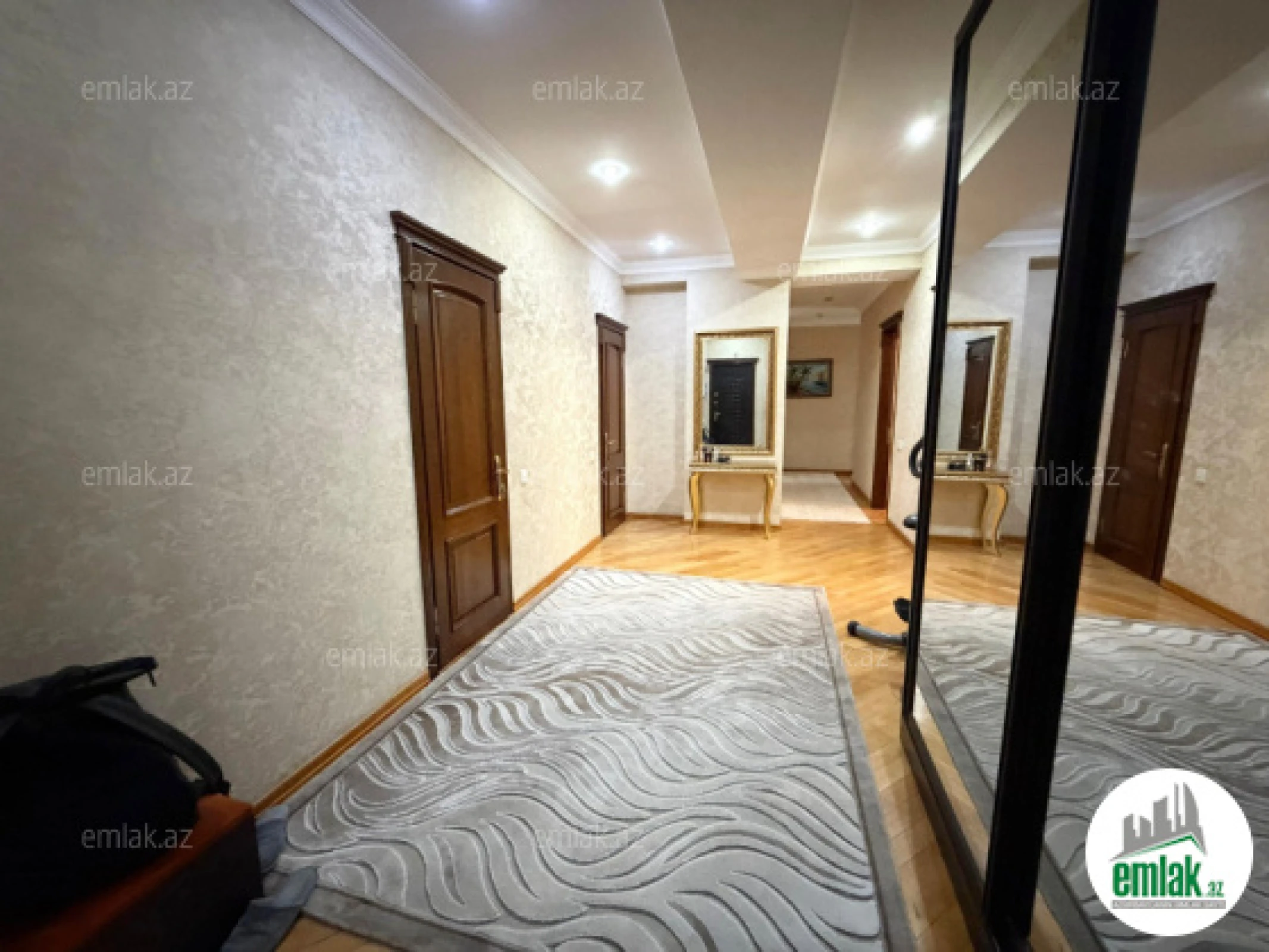 Satılır 3 otaqlı yeni tikili 120 m²