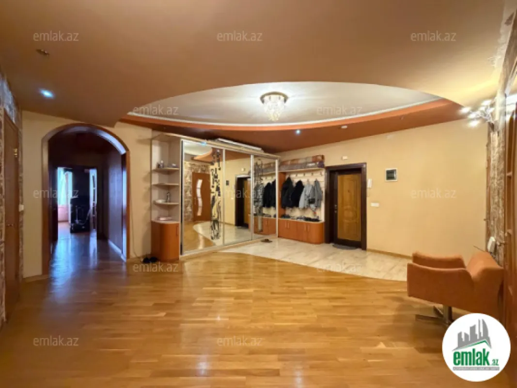 Satılır 4 otaqlı yeni tikili 191 m²