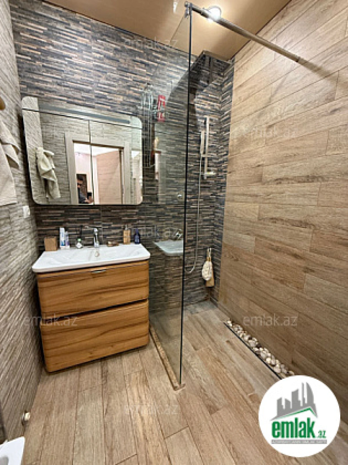 Satılır 4 otaqlı yeni tikili 160 m²